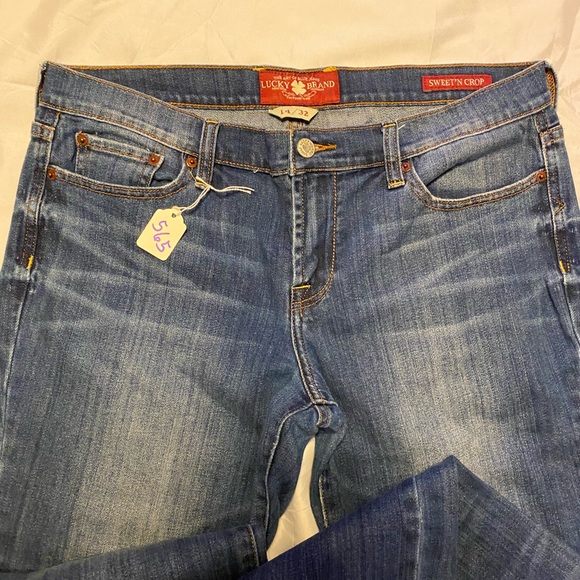 EUC Lucky Brand denim capri jeans. Size 14. - Picture 4 of 10